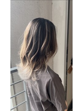 ブロッサム 北浦和店 ブリーチハイライトバレイヤージュデザインカラー髪質改善北浦和