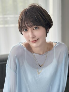 アンド ストーリーズ(&STORIES) 前髪あり耳掛け丸みくびれ大人ショートボブ20代30代40代50代＊