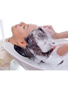 髪と頭皮のエイジングケア*ハリコシUPで健康的な髪に*季節の変り目,頭皮の乾燥にも◎[小平/小平駅]