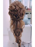 ロングヘアさんにお似合い☆編みおろしヘア
