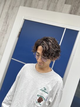 ノウン バイ エボルシオン(Known by evolucion) カットパーマハイライト