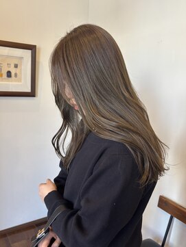 フラテロ(fratello) 透明感◎オリーブベージュ