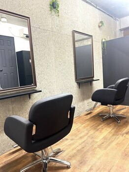 Room304 ハイトーン/デザインカラー/インナーカラー/派手髪の写真/【NEW FACE☆】落ち着いた店内で、周りを気にせず、リラックスしてサロンタイムをお過ごし頂けます!