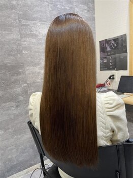 ラフテル(Laugh Tale)の写真/【今までにない縮毛矯正を実現】口コミ多数！全ての縮毛&ダメージ毛に対応◎艶と柔らかさが自慢の美髪へ―