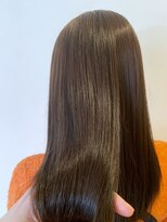 Maison ushiwakamaru 沼津駅北口店【メゾンウシワカマル ヌマズエキキタグチテン】&nbsp;光を返す艶ブラウン／髪質改善ストレート