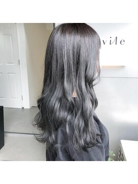 ネイヴィル(navile) シルバーグレージュ