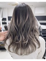 アライブ キチジョウジ(ALIVE Kichijoji)&nbsp;エアータッチバレイヤージュ白髪ぼかし／ケアブリーチハイライト