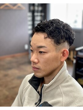 すがなみバーバーショップ ツーブロ×フェード×パーマ