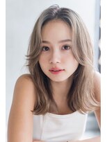 エイミー(Aimee)&nbsp;Aimee 町田　ミルクティーベージュ×外ハネミディ