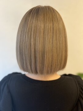 エースフロムリリー(Ace from Lily) 外国人風カラーボブ