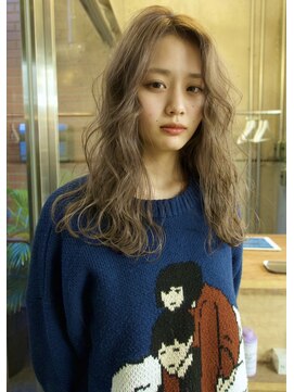 イェン(Yen.) グレーベージュ/ケアブリーチ/ミディアムレイヤー