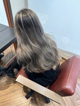 ウニレ バイ センス(unire by sense) 【姫路/飾磨】根本が伸びても気にならないバレイヤージュ