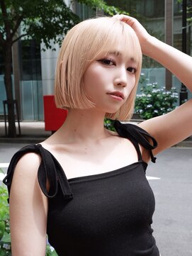 アルバム 銀座(ALBUM GINZA) ボブブリーチハイトーンホワイトベージュ前髪カット_F40900
