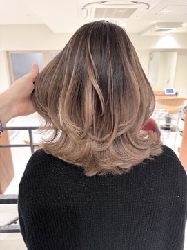 ジル ブラン 福岡(JIL BLAN) ハイライトカラー/ショートカット/レイヤーカット/福岡天神