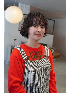 ノイ(noi) くるくるパーマのショートボブ