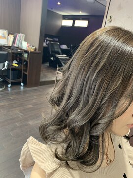 髪の美院 シャルマン ビューティー クリニック(Charmant Beauty Clinic) アッシュベージュ