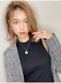 大人女子のレイヤーミディアムヘア　ヨシンモリ　韓国ヘア