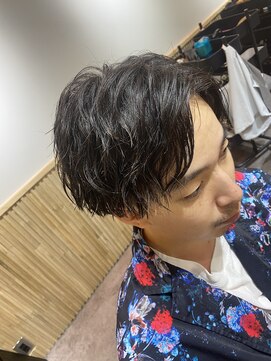 クオル 立川(QOL) 刈り上げセンターパート　ツイスパ