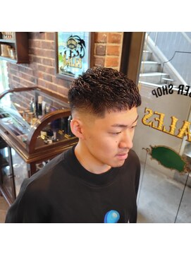 バレス 田町(BALES) <理容室>[メンズ/床屋/シェービング/ヘッドスパ/田町/芝浦]