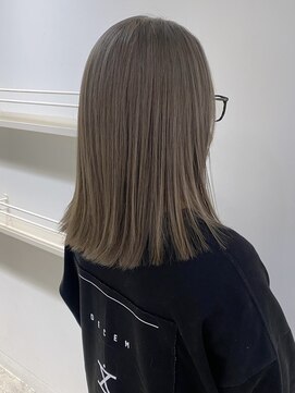 ホリデイズ ケアアンドスパ 練馬 豊島園(HOLIDAYS) 【HOLIDAYS】透明感ミルクティーグレージュ×ぱつっとミディアム