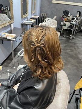 ハナハナプラス(hana hana+) サイド編み込みリボン