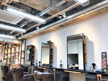 クオンヒール 淀屋橋店(QUON HEAL)の写真/本格ヘッドスパで頭皮をケアし、健康な髪へ導く！男性特有の悩みを改善*[淀屋橋/MEN'S/学割U24/<理容室>]