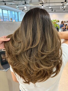 メリー オオサカ(Merly Osaka) レイヤーカット