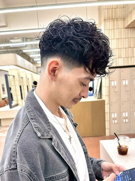 パークレーン アイス イヴェン(park lane ICI yeven) 20代30代40代パーマミディアムロングレイヤーカットブリーチなし