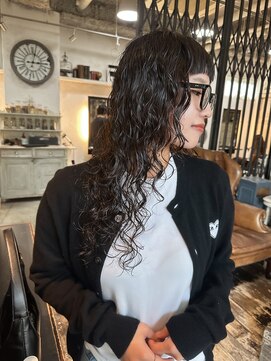 トレンチ(TRENCH) 【 TSUJI 】レイヤー パーマ シャギー ロングパーマ