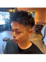 ハナテンベース(HANATEN BASE) 束感ツイストアップバングフェード