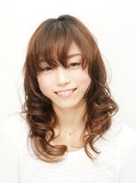 FDFコクリコ&nbsp;グラデカラーで毛先の重さを感じさせない毛先カールスタイル