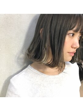 ミント(mint) 切りっぱなしボブ×赤み除去、暗くても透けるグレー