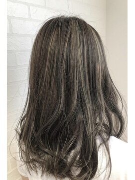 グランツ(Glanz) 派手すぎない柔らか重視のハイライトスタイル