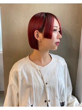 シセイ 青山(SHISEI) ぱつっとボブ/レッドカラー/酸性ストレート［南青山］