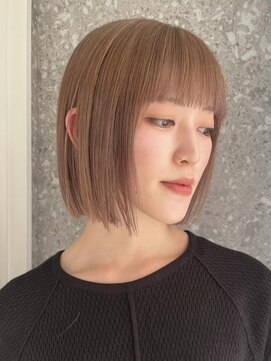 サンク 原宿 表参道(cinq) ショートボブダブルカラーハイトーンボブミルクティーベージュ