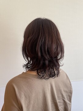 ヘアーウニール(Hair Unir) クセを活かしたフェミニンウルフ