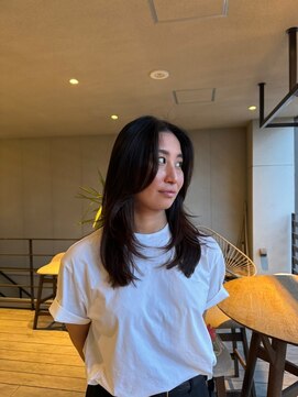 リバレッジ 広尾(Leverage) 大人海外セミロングレイヤー：Maho Toda