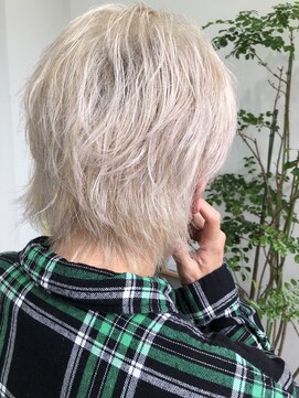 シロ(SHeIRO) ホワイトベージュ