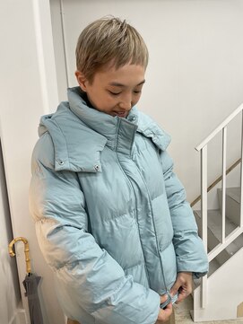 ハマモト ヤマ オオサカ(ハマモト Yama Osaka) タイトなショートヘア