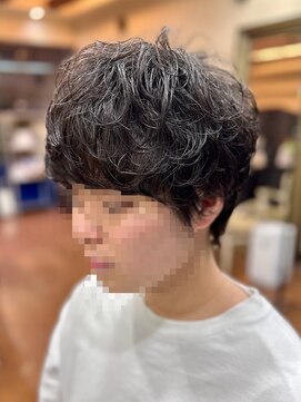 イザ トーキョー(IZA TOKYO) ウェーブヘア/ニュアンスパーマ/ハイライトカラー/メンズパーマ