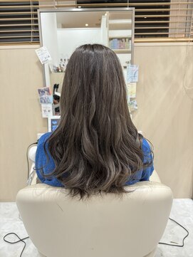 アドラーブル 長岡リップス旭岡店(adorable) 20代30代大人かわいい艶感&透明感 アッシュグレー