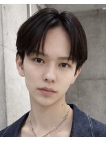 ポーチバイハニー オモテサンドウ(PORCH by HONEY omotesando)&nbsp;ニュアンスセンターパート刈り上げセンターパートフェザーパーマ