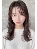 顔周りレイヤー×透明感グレージュ×艶髪セミディ人気美容室