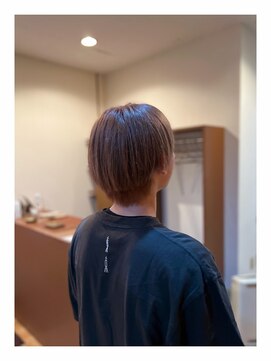 ベビーモード 茶屋町店 ウォーム系ベージュのメンズマッシュウルフ