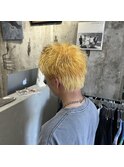 ブロンド×スパイキーショート
