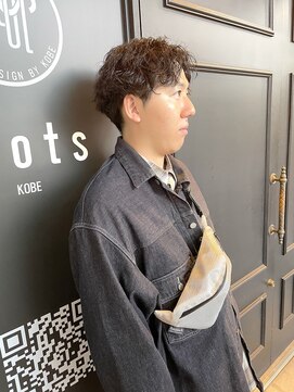 ルーツ(Roots) センターパートするなら断然波巻きスパイラル◆