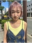 ペールピンク×無造作ヘア