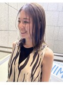 オリーブグレージュ
