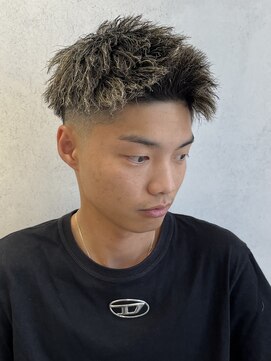 ルースト 西院店(ROOST) パイルツイスト×金ハイライト