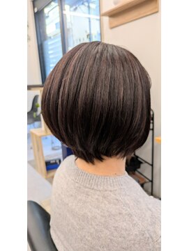 アルトス 浦和(ARTS) えりあしすっきりショートボブ